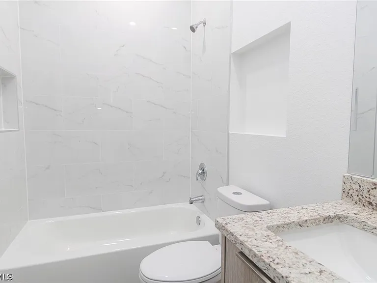 1217 Cellini St E — Photo 25