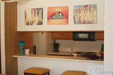 4th image of 480 E Coll St APT 203