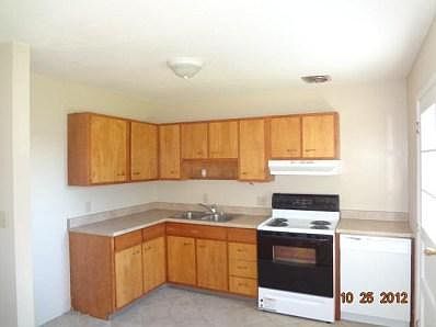 2nd image of 594 S Sunset Dr