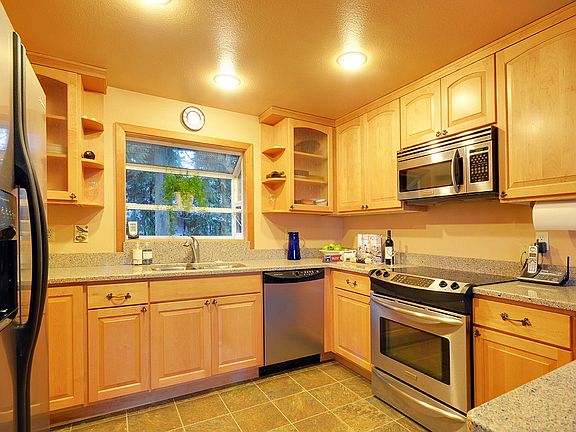 5th image of 11314 NE 95th St