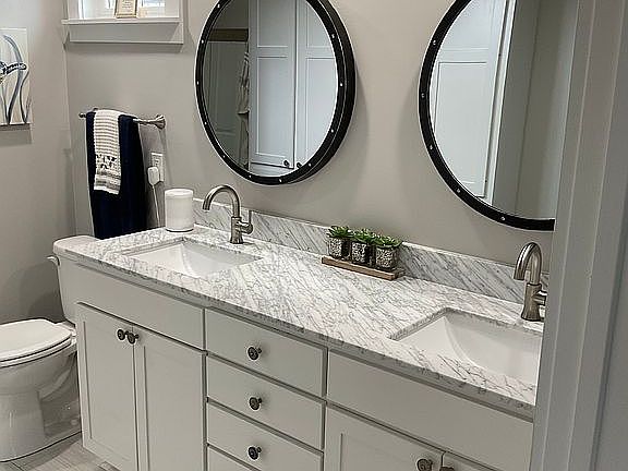 5th image of 1121 Camellia Blvd Unit 106