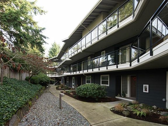 3rd image of 520 4th St APT 24