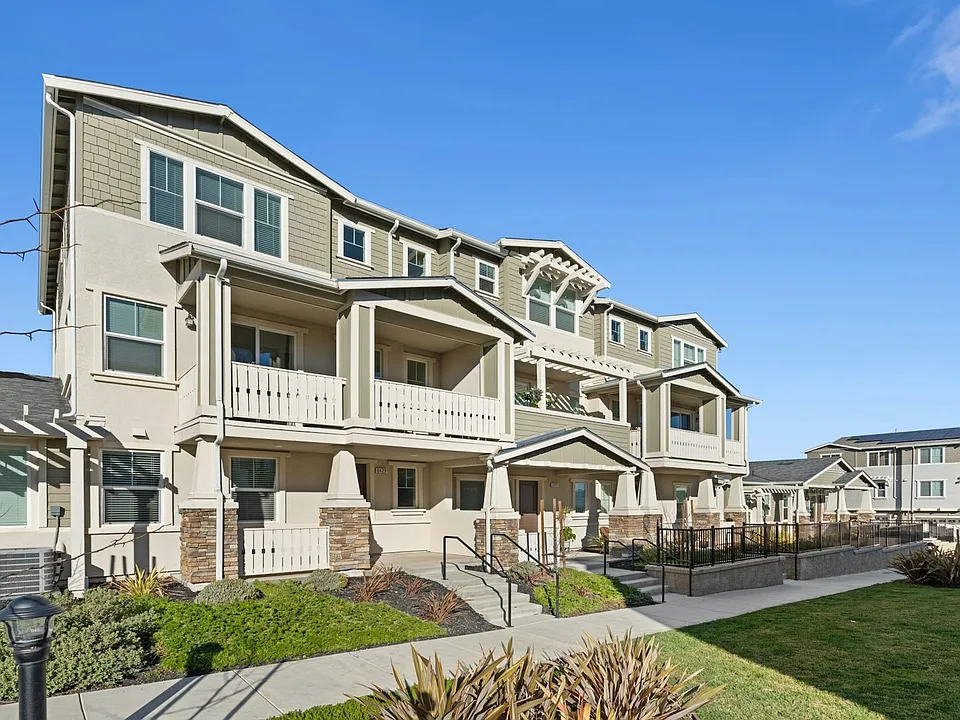 6429 Laguna Seca Ln