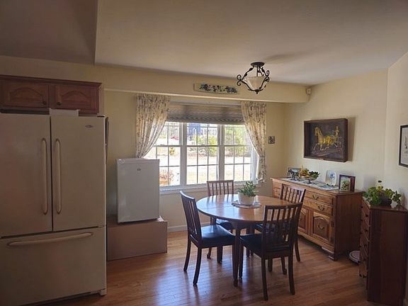 4th image of 23 Bell Dr