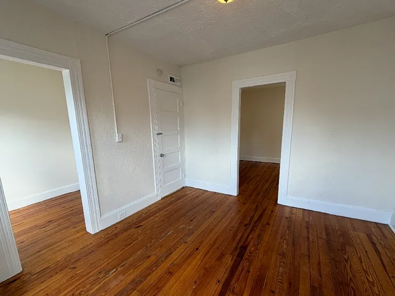 123 Rennell St #2 — Photo 4