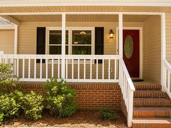 4th image of 8253 Manor Dr