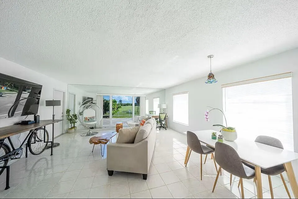 2 bed, 2.0 bath, 1254 sqft, $3,750 — Photo 3