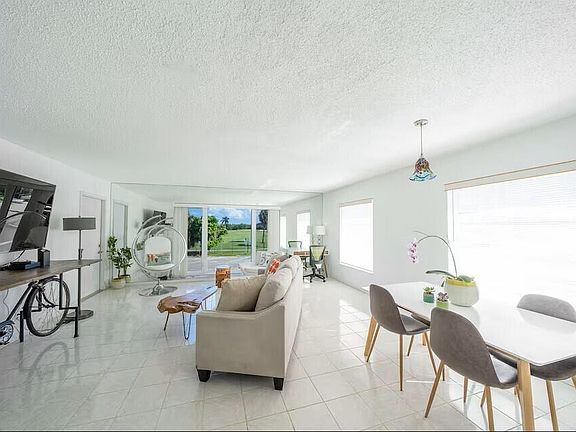 3rd image of 6 Lucerne Ave APT 3