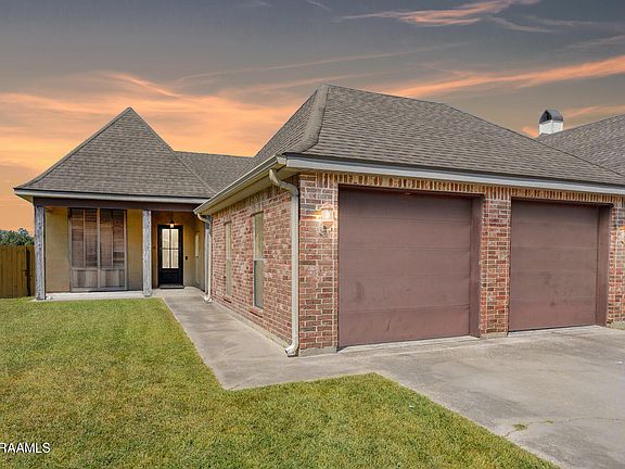 2nd image of 306 Old Heritage Ln