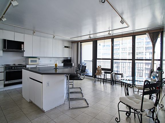 5th image of 1540 N La Salle St #1608