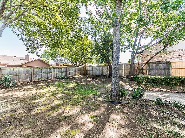 2710 Francisco Dr — Photo 39