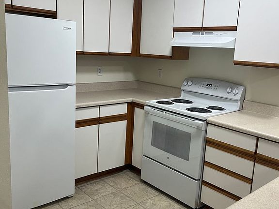 5th image of 106 Collegiate Ct APT 24