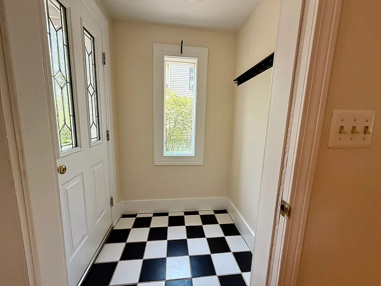 40 Chestnut St #1 — Photo 16