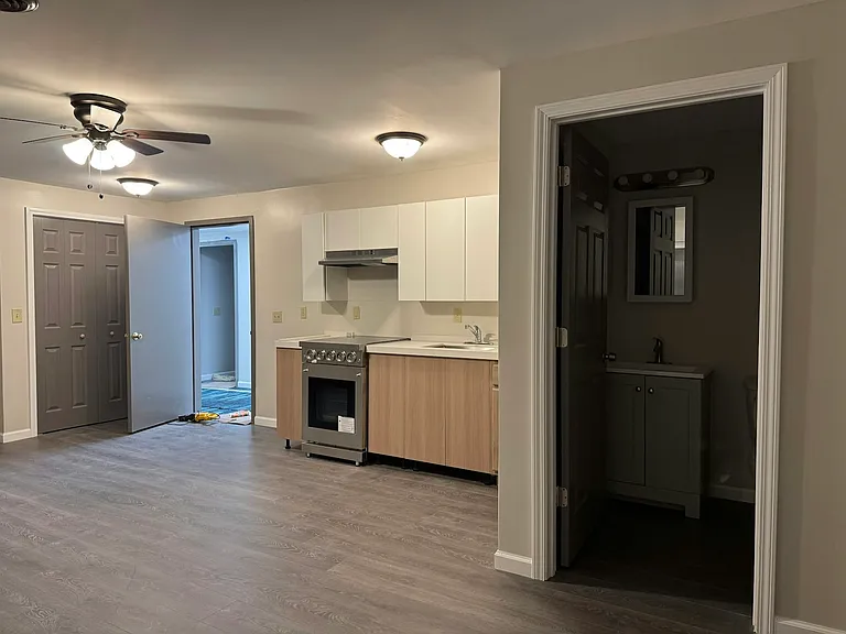 355 S Main St #A1 — Photo 3