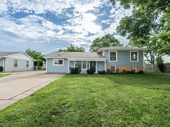 440 Huehl Rd, Northbrook, IL 60062