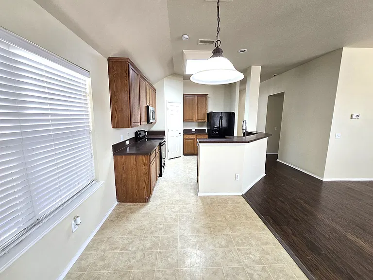 1107 Elm Grove Dr — Photo 10