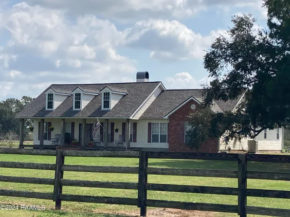 558 Hebert Rd, Arnaudville, LA 70512