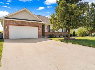 94 E Sandker Ln, Columbia, MO 65202