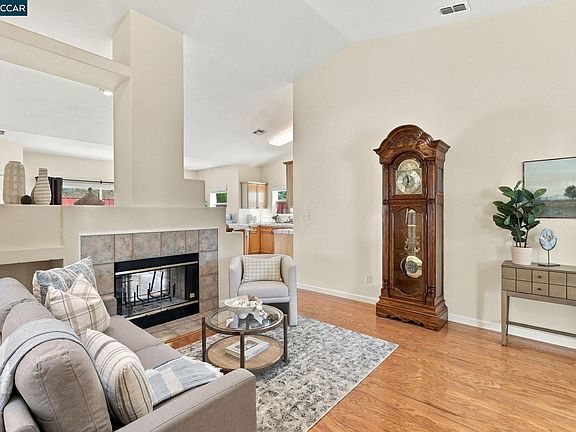 5th image of 244 Stranahan Cir