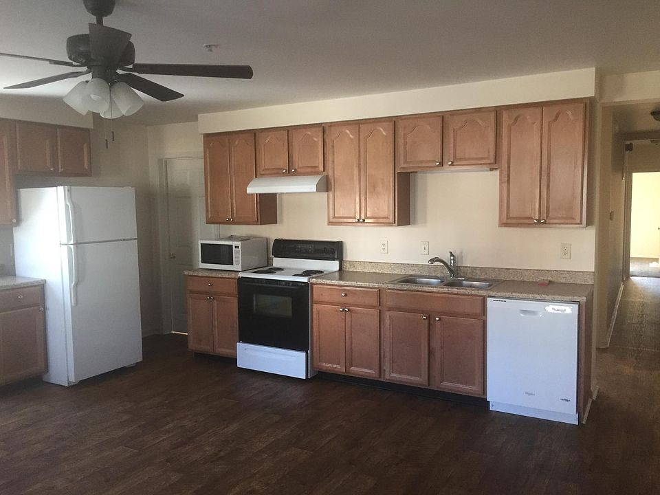 1st image of 204 Kidwell Ave APT 1