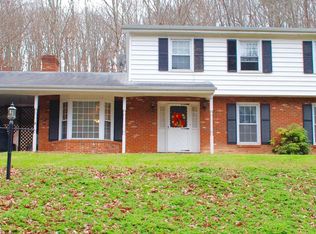 1405 McAllister Dr, Covington, VA 24426