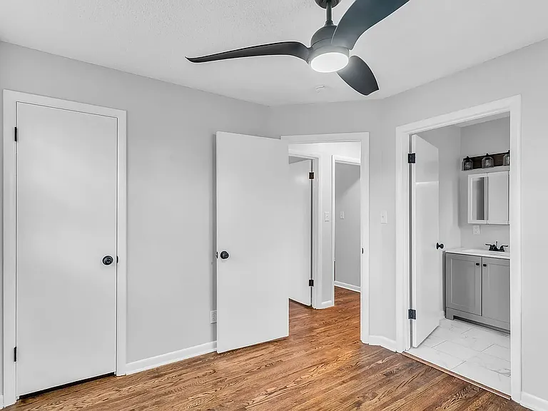 375 Austin Park Dr — Photo 7