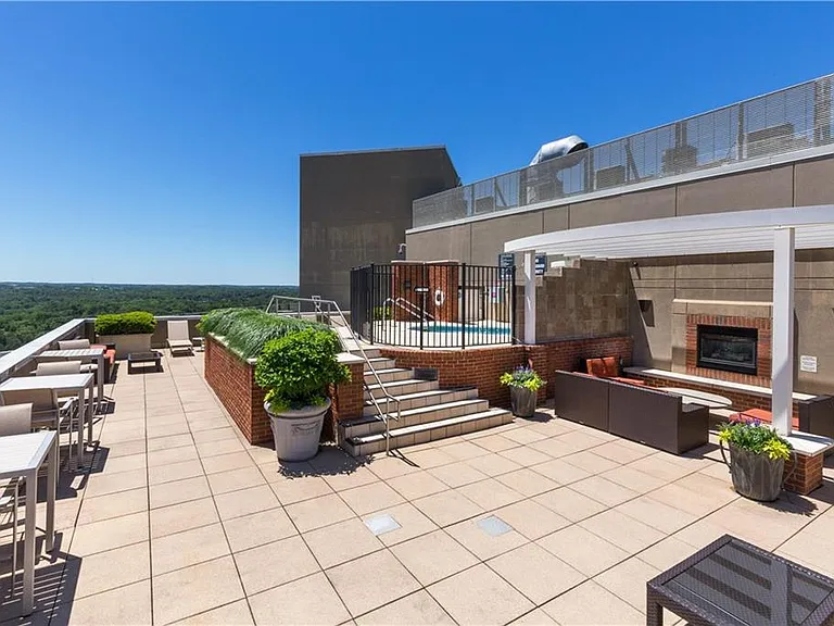 2626 Peachtree Rd NW #1008 — Photo 11
