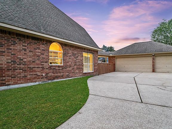 4th image of 1807 Creekside Dr