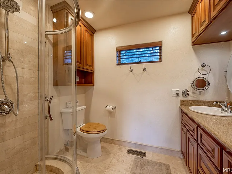 1165 Green Mountain Dr — Photo 19