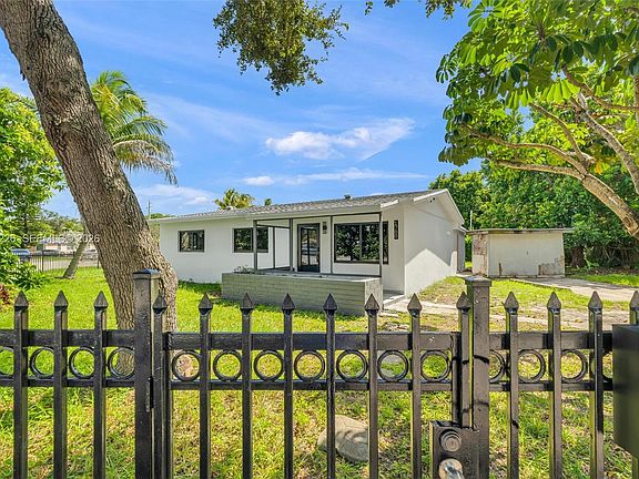 4th image of 1700 NW 131st St
