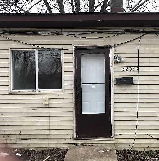 1st image of 32557 Mackinac St