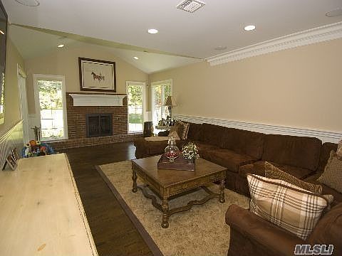 4th image of 15 Priory Ct