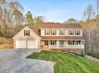 120 Wells Ln, Troutville, VA 24175