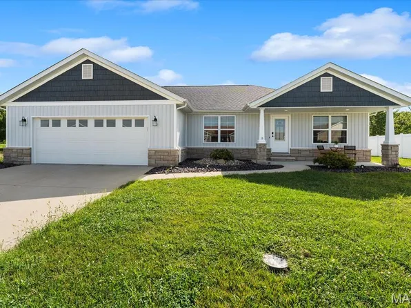 15 Atwood Ct, Highland, IL 62249