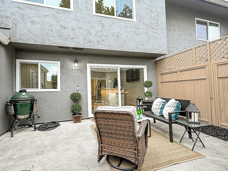 476 Sycamore Cir — Photo 15