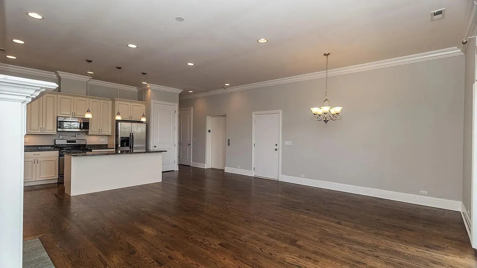 3 bed, 1900 sqft, $3,800 — Photo 4