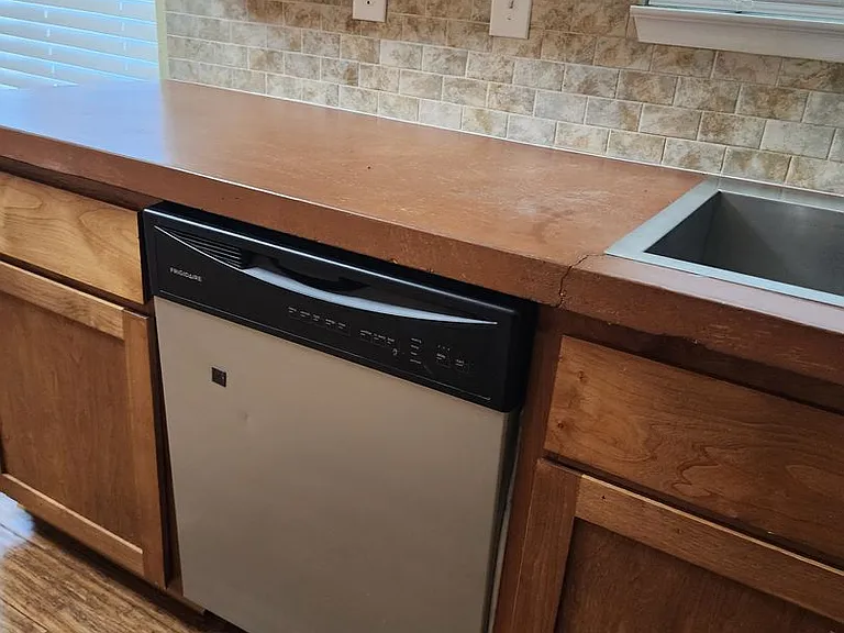 1712 Applegate Dr — Photo 5
