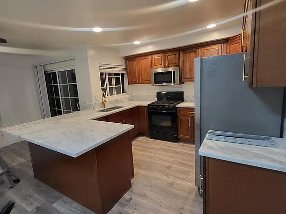 4th image of 1752 S Lanoitan Ave