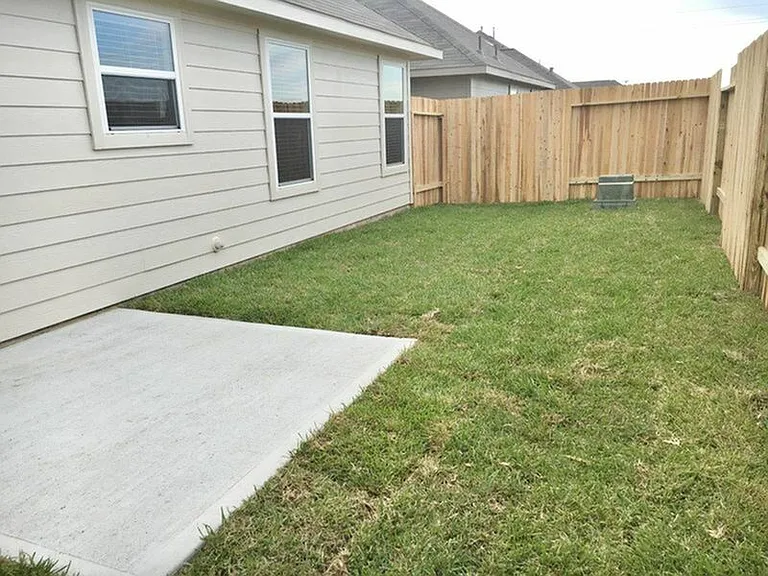 5435 Paiges Way — Photo 3