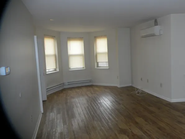 508 W Queen Ln, Philadelphia, PA