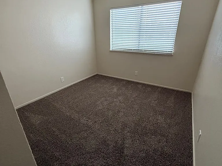 Madison Pines Apartments — Photo 35