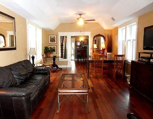 2nd image of 2625 Jonquil St