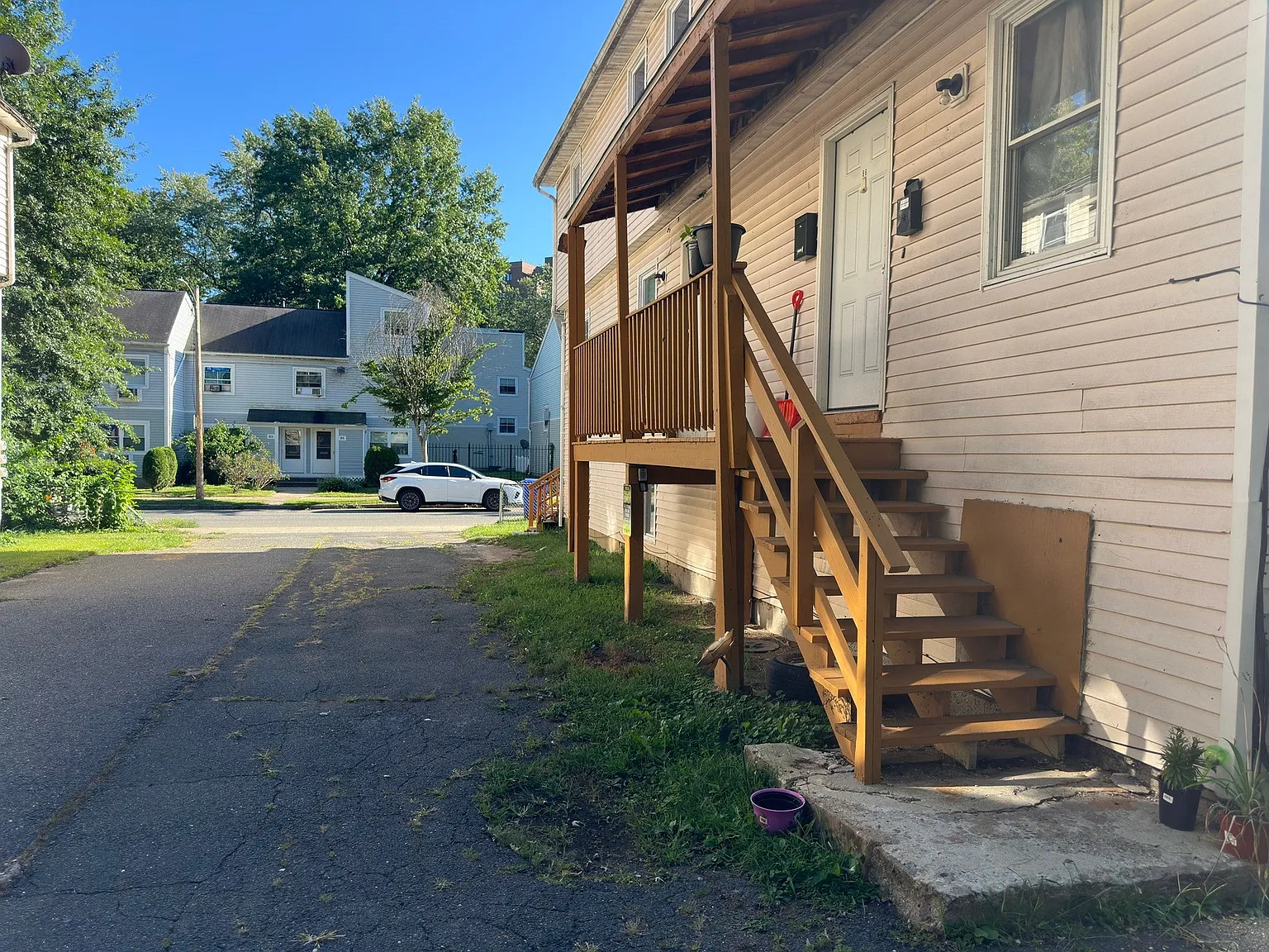 2 bed, 1.5 bath, 900 sqft, $1,700 — Photo 3