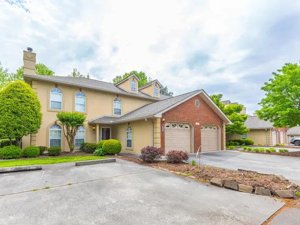 1704 White Oak Ln, Dalton, GA 30721