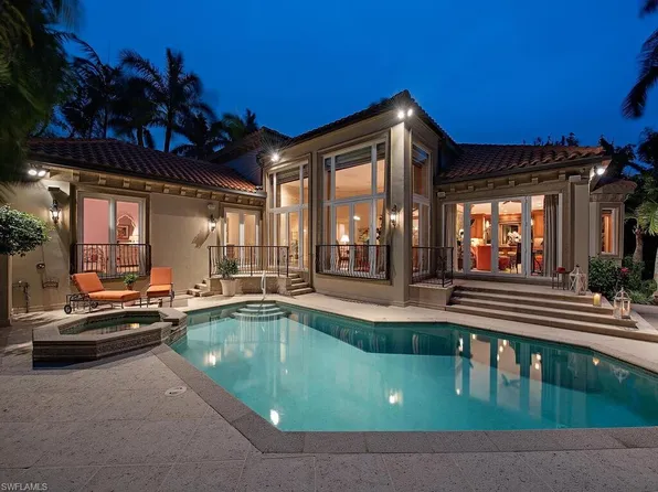 2070 Gordon Dr, Naples, FL 34102