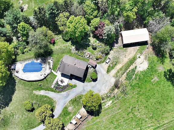 2nd image of 2145 Quarry Rd