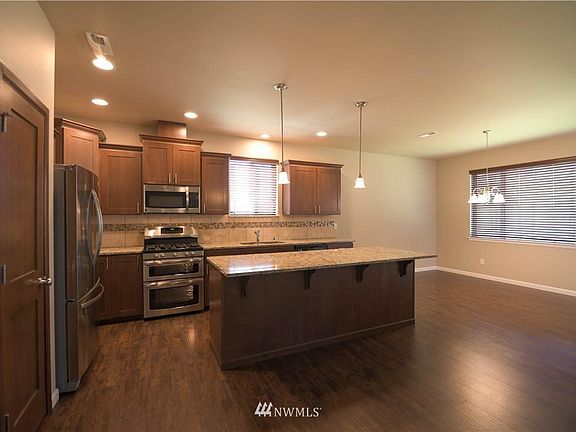 2nd image of 9908 Jensen Dr SE