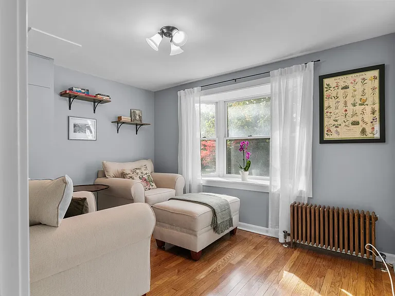 72 Kane Ave — Photo 15