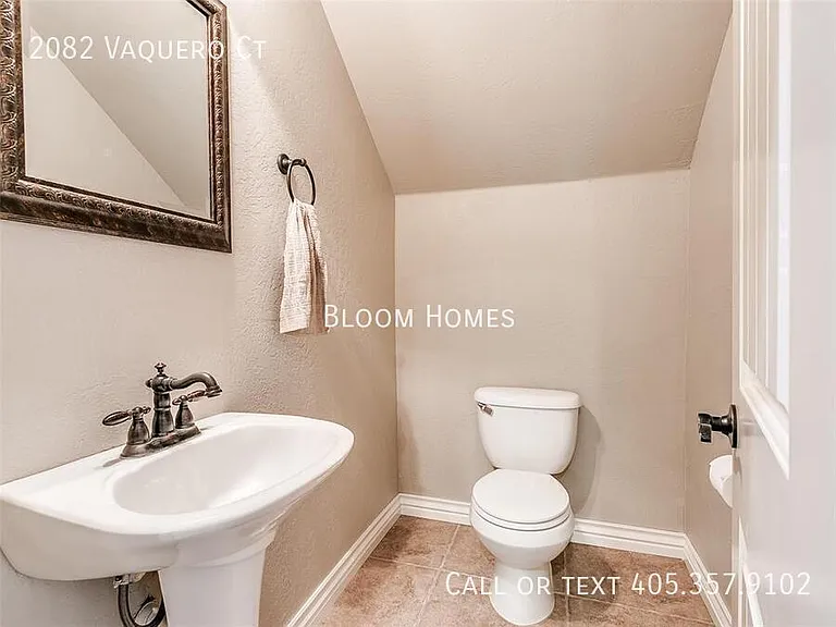 2082 Vaquero Ct — Photo 22