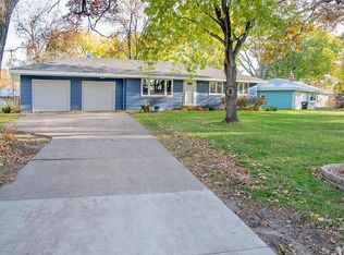 39 102nd Ln NW, Coon Rapids, MN 55448